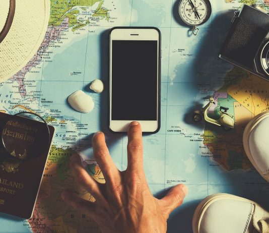Here’s How you can keep Your Cell Phone Safe While traveling Cell Phone