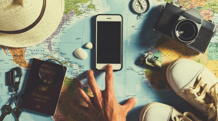 Here’s How you can keep Your Cell Phone Safe While traveling Cell Phone