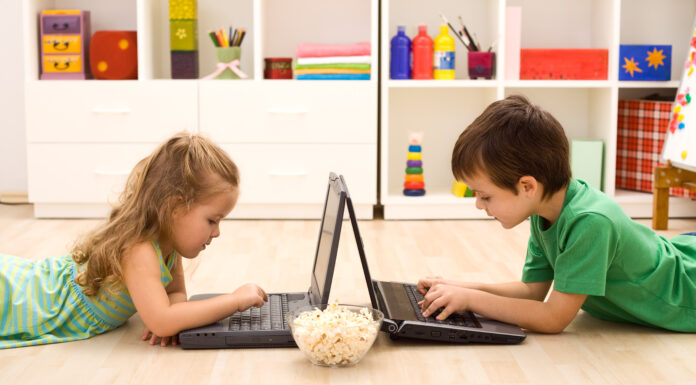 Nurturing Healthy Tech Habits: A Guide to Teaching Your Kids Nurturing Healthy Tech Habits: A Guide to Teaching Your Kids