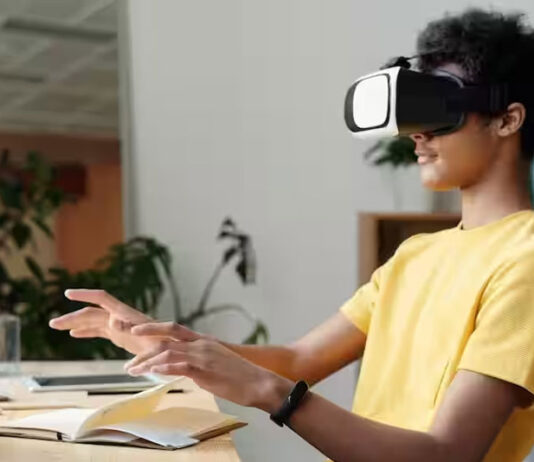 Student Trends in Technology: Artificial Intelligence, Virtual Reality, and Blockchain Student Trends in Technology