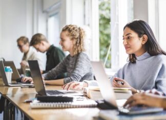 How Does a Data Science Bootcamp Differ From Traditional Education? Data Science Bootcamp