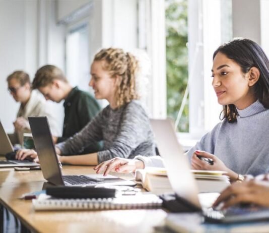 How Does a Data Science Bootcamp Differ From Traditional Education? Data Science Bootcamp