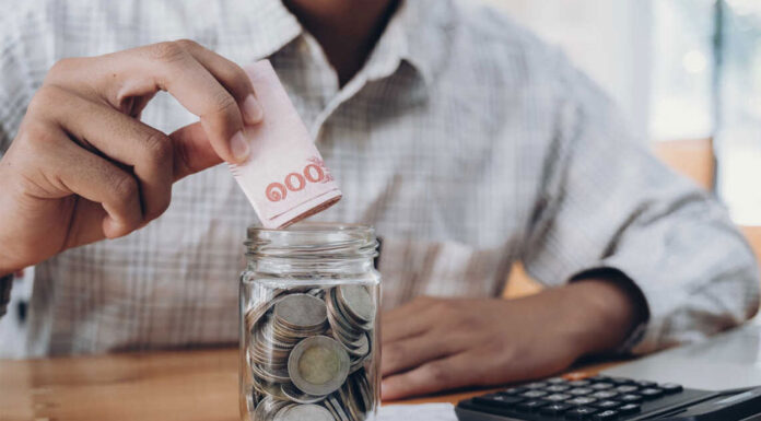 Rainy-Day, Emergency, and Sinking Funds: What’s the Difference? Rainy-Day, Emergency,