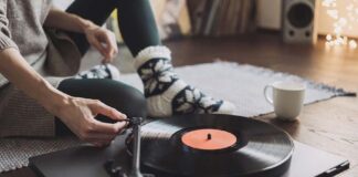 Spin in Style: Sleek and Sophisticated Vinyl Record Player for Your Home Sophisticated Vinyl Record Player